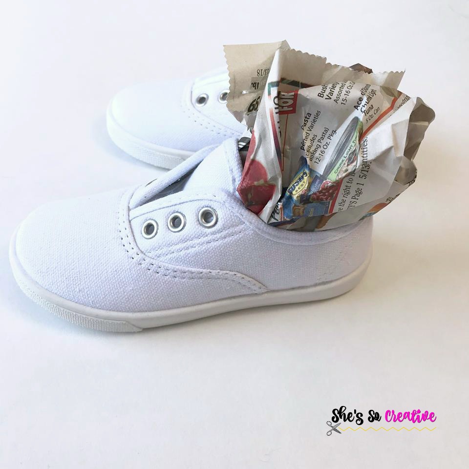 How to Make DIY Watermelon Canvas Shoes - Free Tutorial 5 https://www.pinterest.com/pin/856880266576605170/