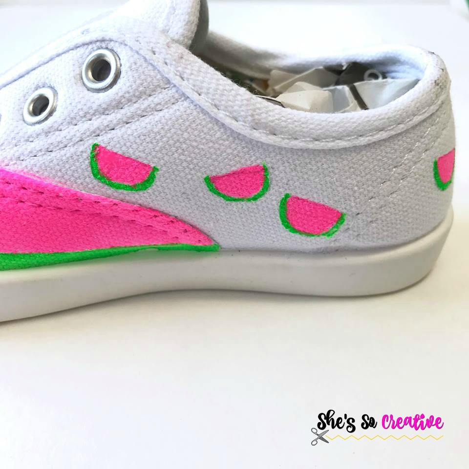 How to Make DIY Watermelon Canvas Shoes - Free Tutorial 13 https://www.pinterest.com/pin/856880266576605170/