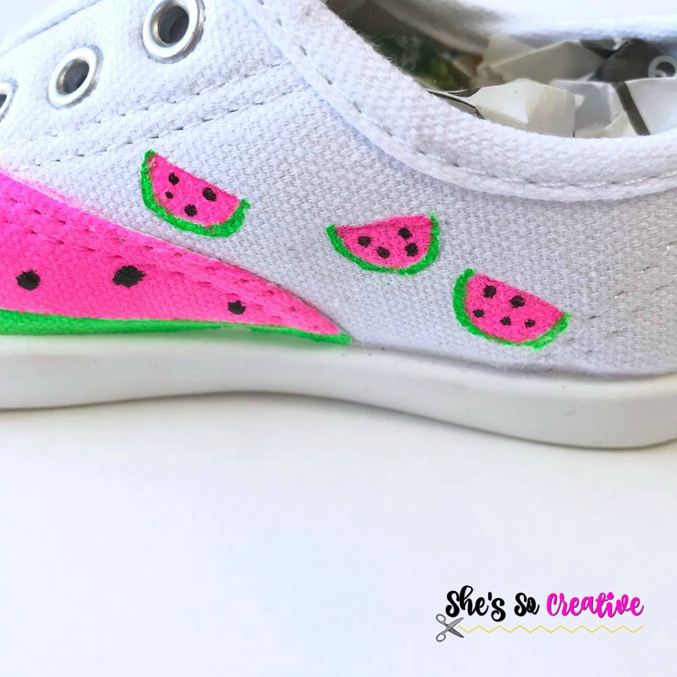 How to Make DIY Watermelon Canvas Shoes - Free Tutorial 15 https://www.pinterest.com/pin/856880266576605170/