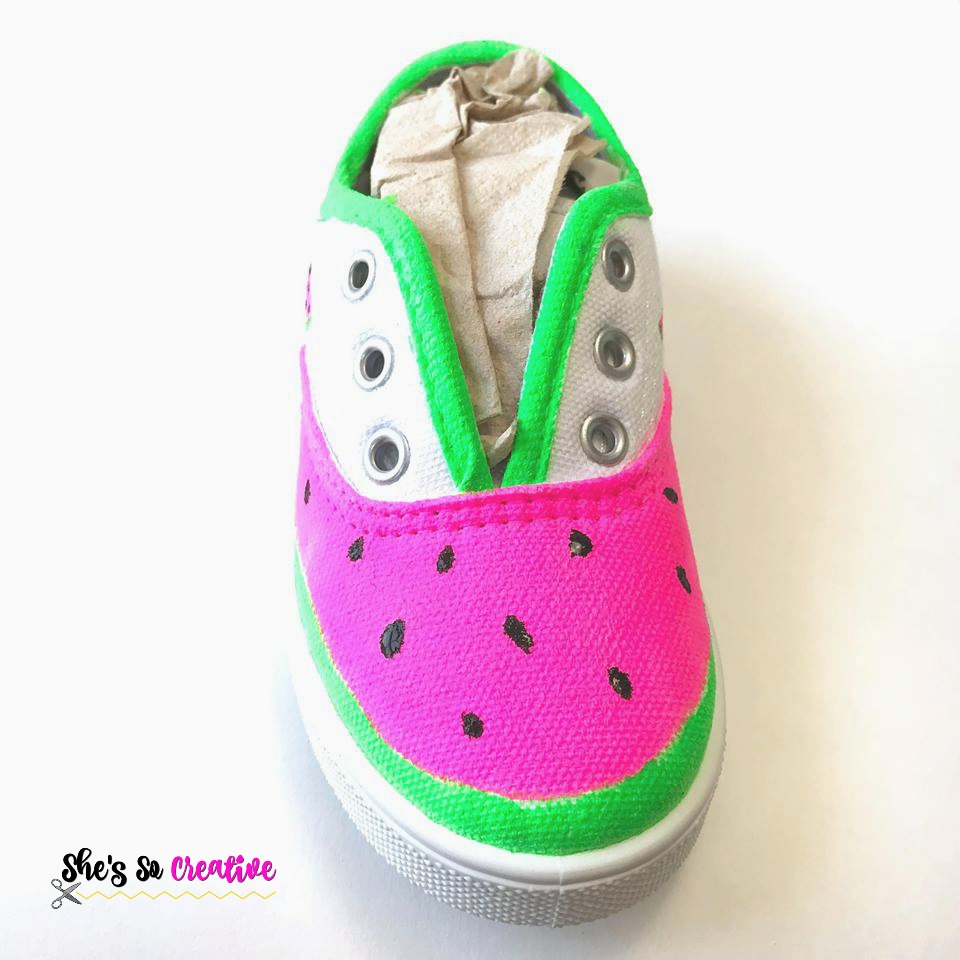 How to Make DIY Watermelon Canvas Shoes - Free Tutorial 17 https://www.pinterest.com/pin/856880266576605170/