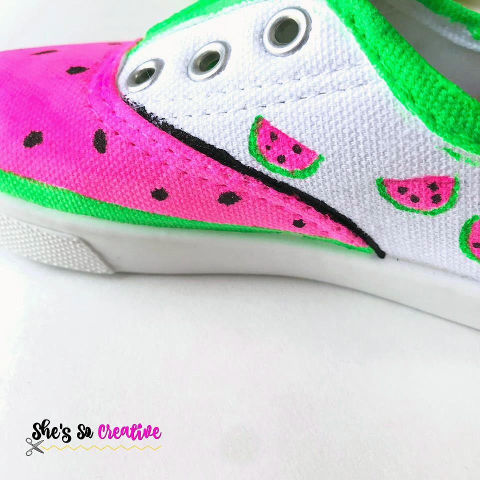 How to Make DIY Watermelon Canvas Shoes - Free Tutorial 18 https://www.pinterest.com/pin/856880266576605127/