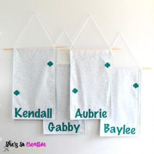 Scout Keepsakes Mat - Girl Scout Crafts - Boy Scout Crafts - Enamel Pin Wall Display Banner - Disney Pin Collection - Collector Pin Holder - Keepsake Pin Mat